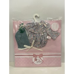 Vestido con gorro verde